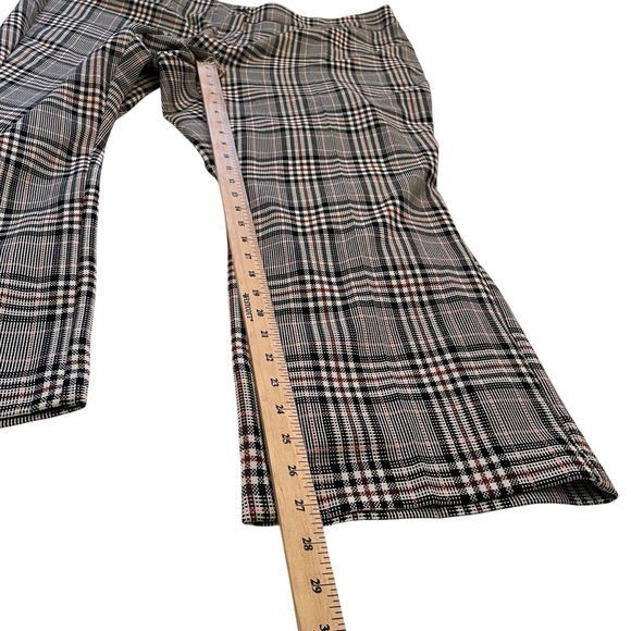 Le Chateau Slim Fit Leg-Sits below Belly button - Size 20W-Pull on pants-NWT - Picture 2 of 13